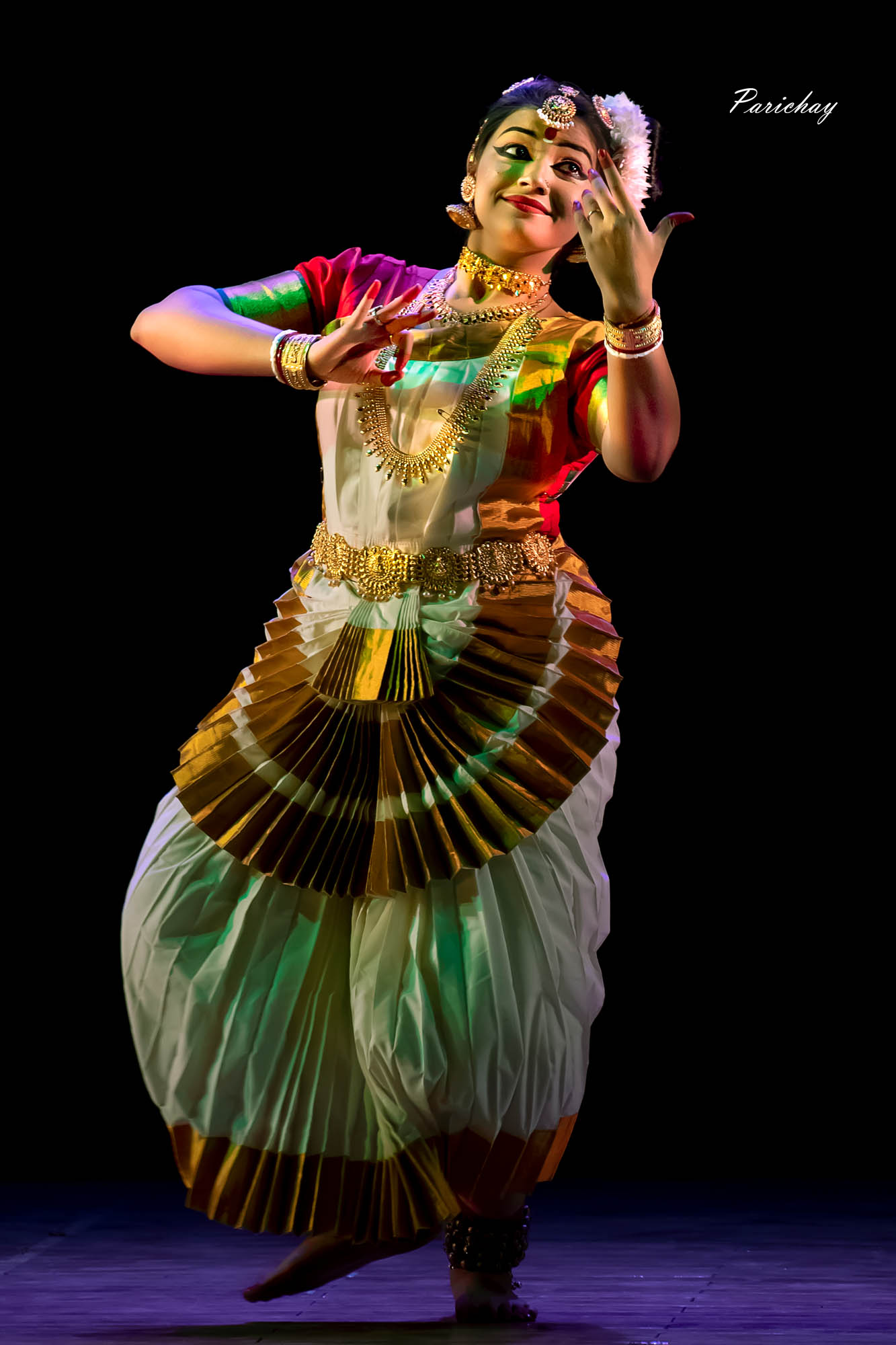 Mohiniyattam-classical-dance