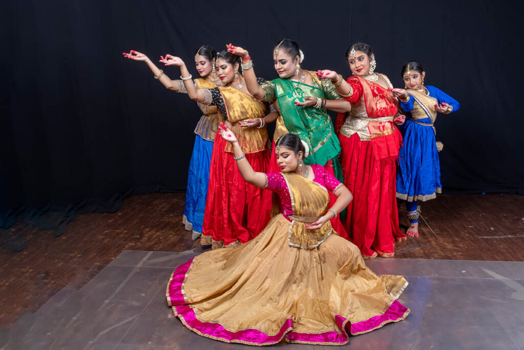 indian-dance-kathak-group