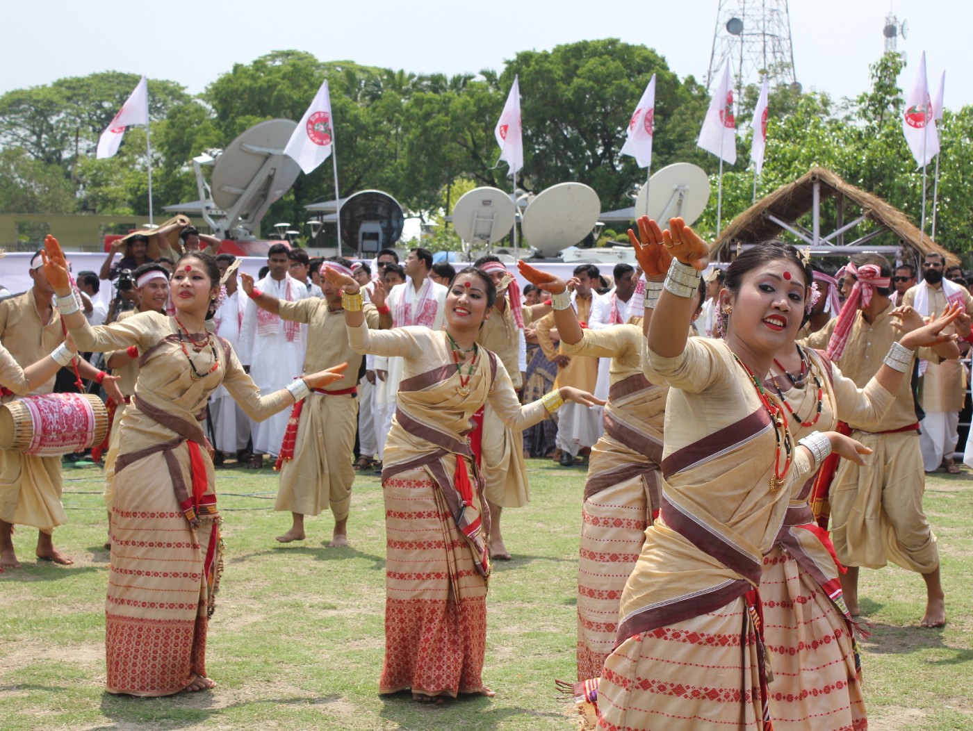 bihu folk dance