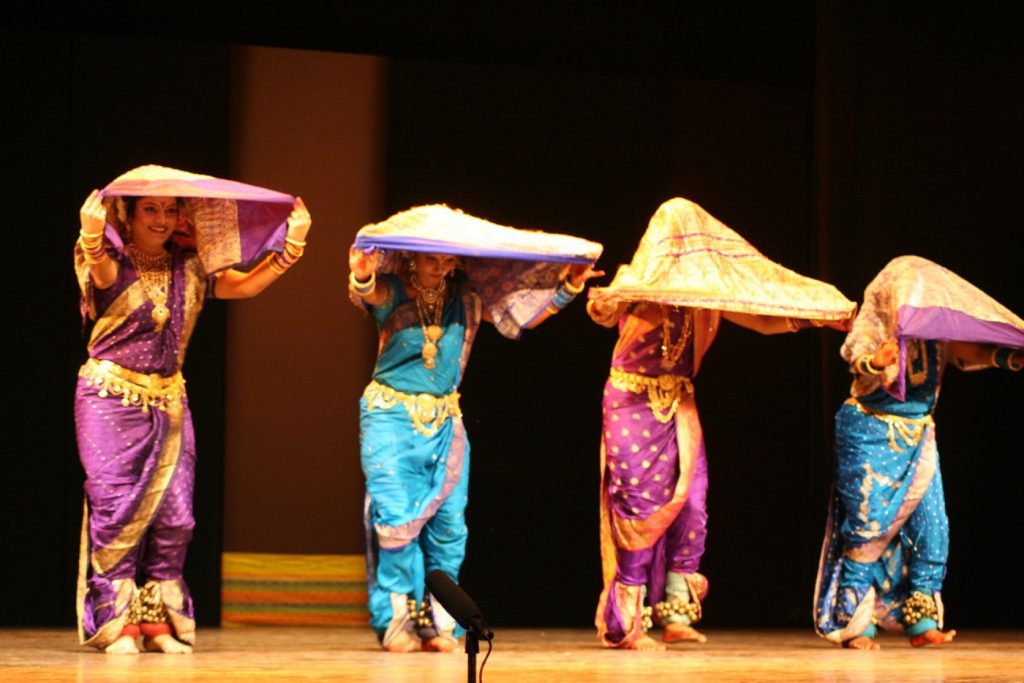 lavani folk dance