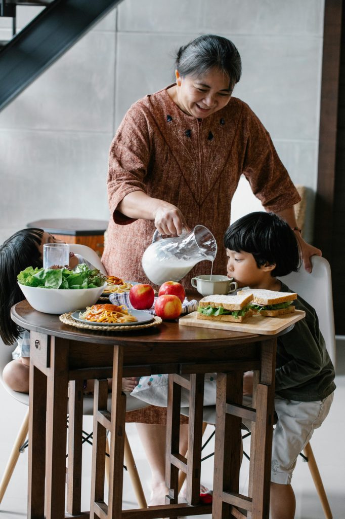 lifestyle photography breakfast given by grandma