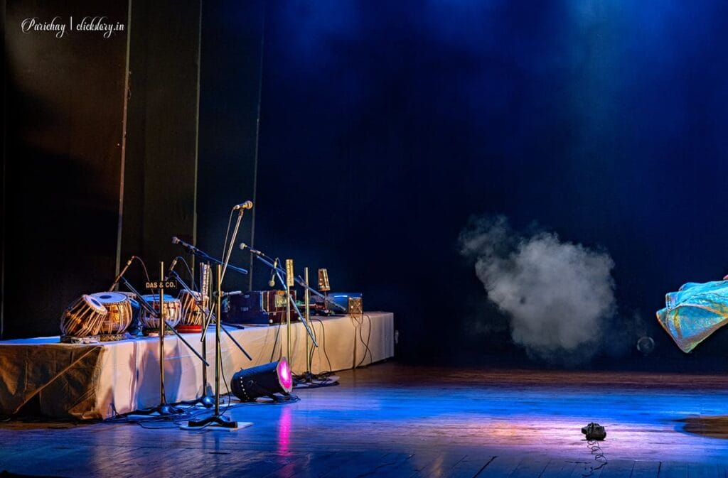 no musicians on dance floor - absence in photography