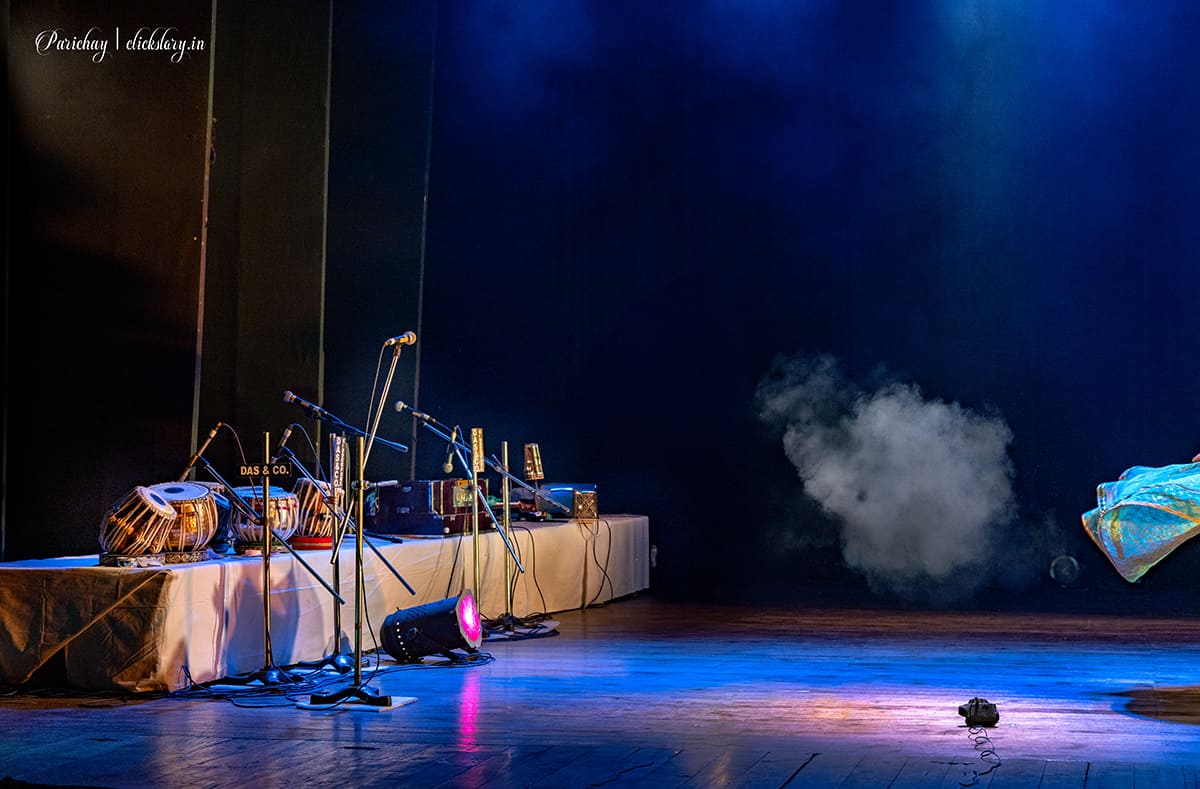 no musicians on dance floor - absence in photography