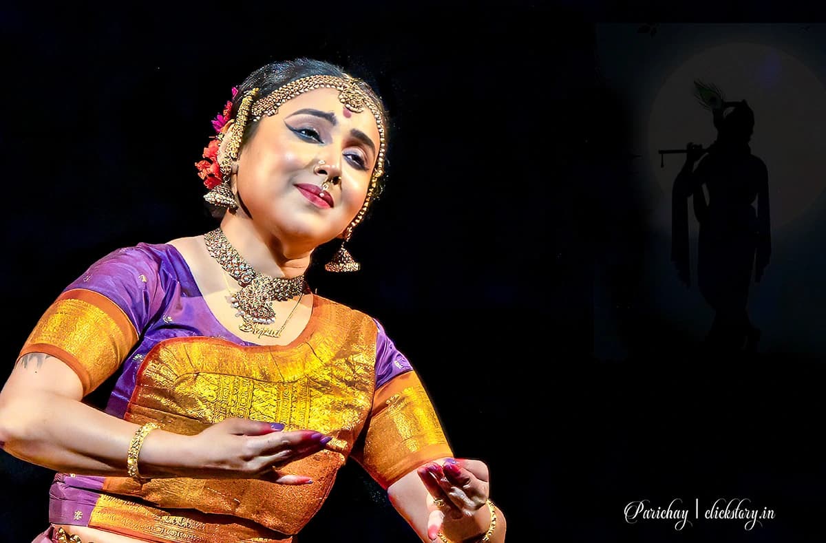 event photography camera settings - onstage dancer arpita sen